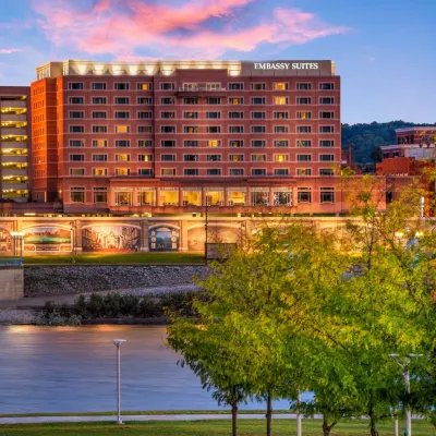 Embassy Suites by Hilton Cincinnati RiverCenter Hotels near Skystar Wheel