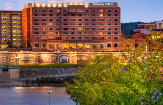 辛辛那提河心希爾頓安泊酒店