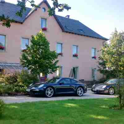 HÔTEL LA FERME DE BOURRAN - RODEZ (parking gratuit, écoresponsable, soirée étape, bornes électriques) Hotel Exterior