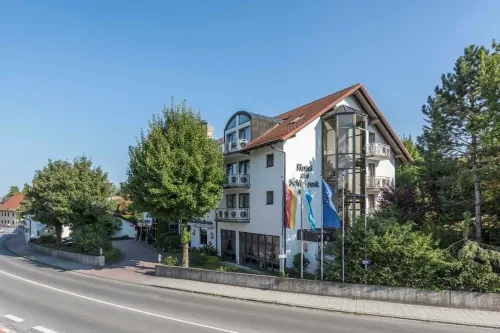 Privathotels Ismaning / Hotel am Schlosspark - Parkplatz