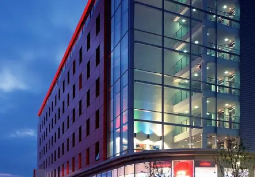 Holiday Inn London - West