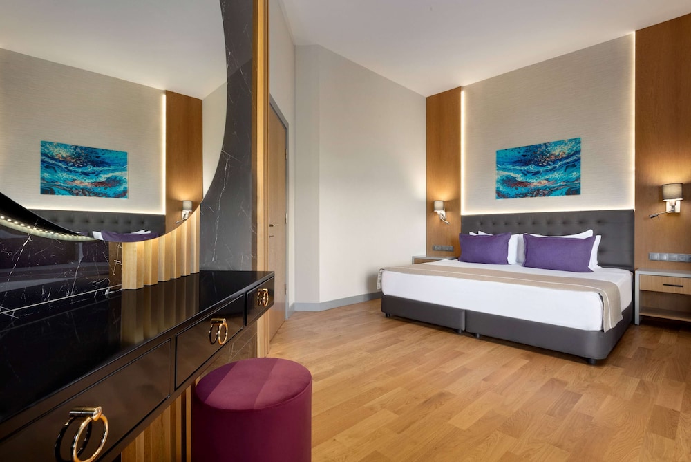 Mavi Kumsal Hotel (La Quinta by Wyndham Bodrum)