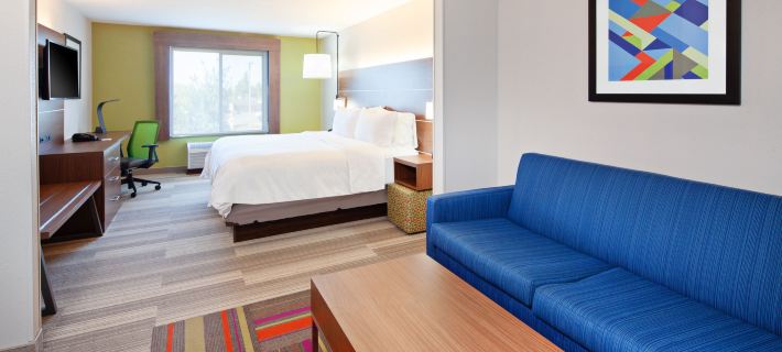 Holiday Inn Express & Suites CLOVIS-FRESNO AREA by IHG Hotels in Fresno County