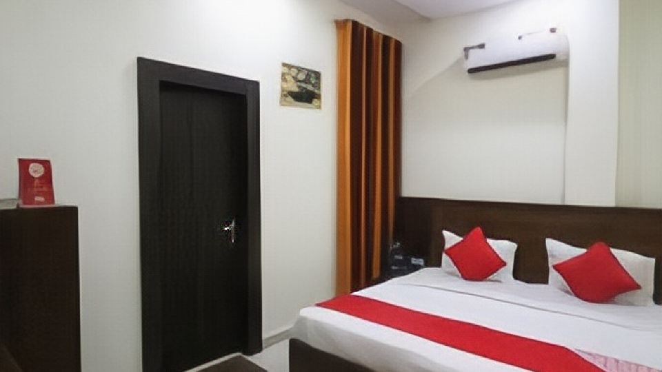 OYO 23324 Hotel Delight