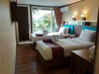 Royal Hotel and Outbound Trawas - Balkon