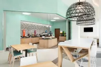 Hampton Inn & Suites by Hilton Santa Monica