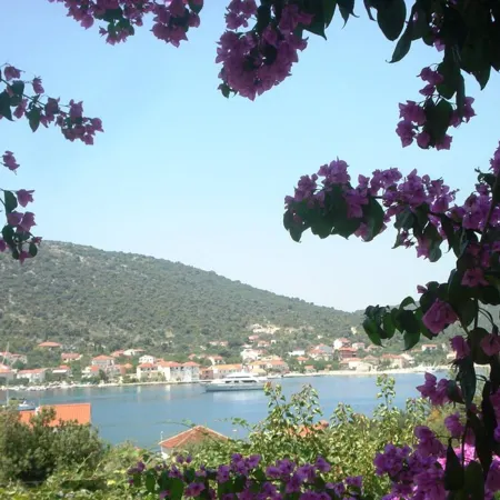 Romantic Apartment with Sea View Vinišće, Dalmatia