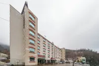 Taebaek Tourist Hotel Hotel di Taebaek