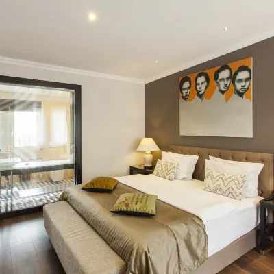 Quentin Prague Hotel โรงแรมใกล้กำแพงจอห์น เลนน่อน