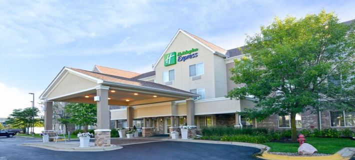 Holiday Inn Express & Suites CHICAGO-DEERFIELD/LINCOLNSHIRE by IHG Hotels in Lake County