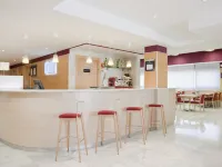 Holiday Inn Express MADRID - ALCOBENDAS by IHG Отели рядом с достопримечательностью «Комплекс компании «Телефоника»»