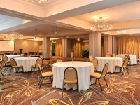 Holiday Inn Express & Suites DALLAS SOUTH - DESOTO by IHG Hotels in DeSoto