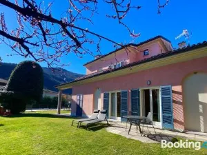 Villa Costantina with Heated Pool