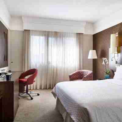 Qoya Hotel Curitiba, Curio Collection by Hilton Rooms