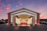 Econo Lodge Inn & Suites