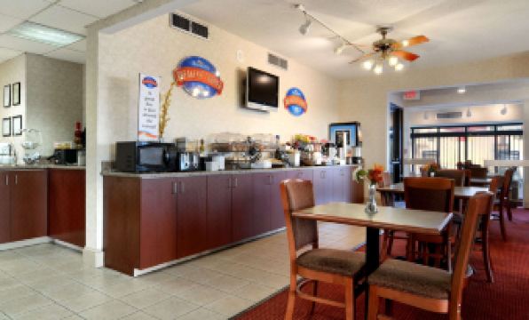 Baymont by Wyndham Macon I-75