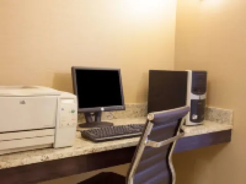 I-40東凱藝套房酒店 北小石城酒店