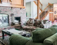 Econo Lodge & Suites