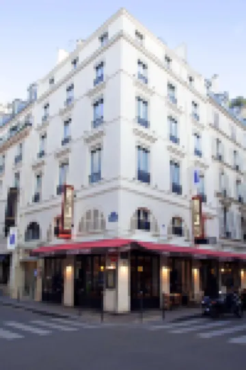 โรงแรมเอลีเซ่ ซีเคร็ท โรงแรมใกล้สะพานอะเลคแซนเดอร์ที่ 3