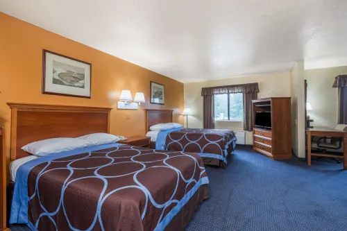Knights Inn Hartford - Parking