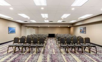 La Quinta Inn & Suites by Wyndham Indianapolis South