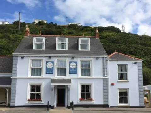 Portreath Arms Hotel berhampiran Tehidy Country Park