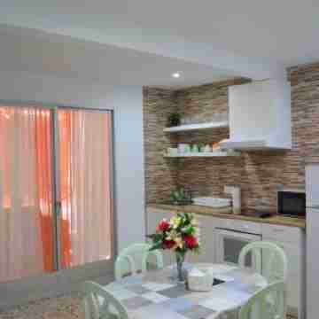 Fantastic 1 Bedroom Apartment with Gallery CB6EV Rooms