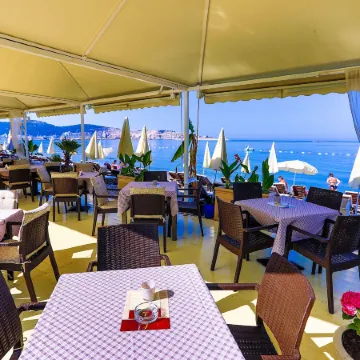 Apartments Kuce Lekovica Beach & Snack Bar- Bistro