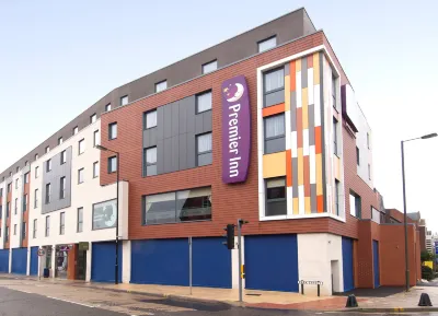 Premier Inn Camberley Các khách sạn ở Bagshot