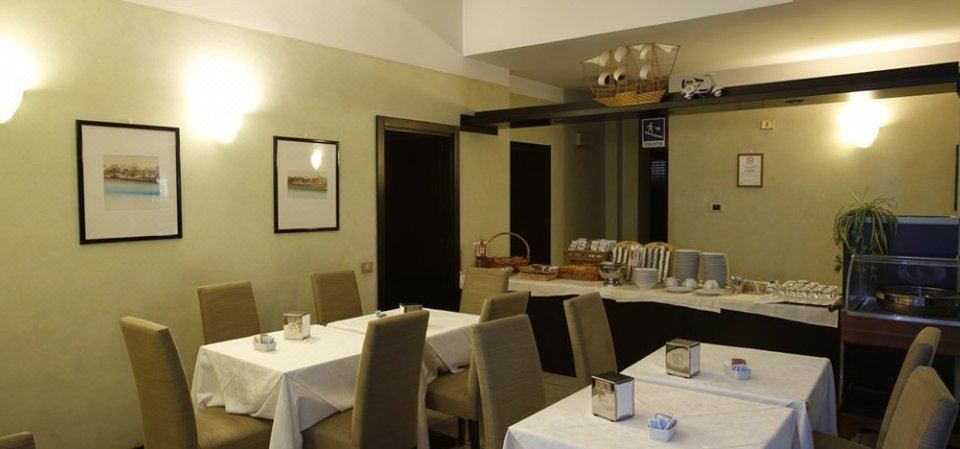 4. 에어포트 모텔 ..