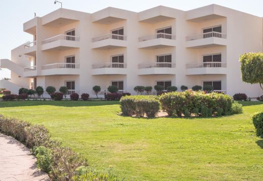 후르가다 롱 비치 리조트 수영장 전경