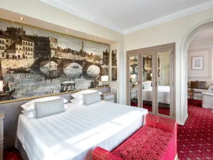 Sina Villa Medici, Autograph Collection