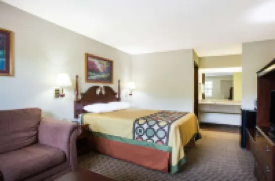 Super 8 by Wyndham Cabot