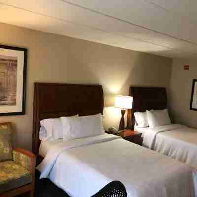 Hilton Garden Inn Addison Rooms