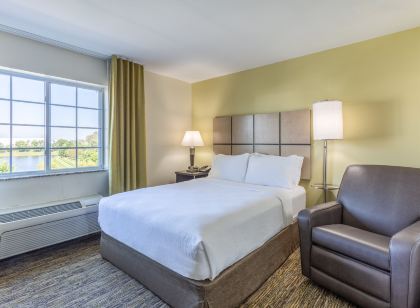 Candlewood Suites Aurora-Naperville