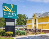 Quality Inn Alexander City Hotels near ألكسندر سيتي
