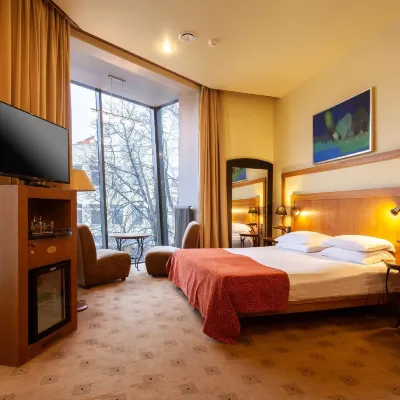 Best Western Santakos Hotel Hotels near Christ's Resurrection Basilica