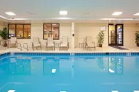 Holiday Inn Express RICHMOND AIRPORT by IHG - Swimmingpools