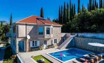 Villa Oasis Cypress - Three Bedroom Villa with Terrace and Swimming Pool ID Direct Booker 1796
