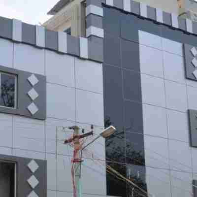 C M Hotel Hotel Exterior