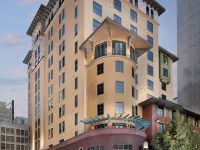 Hotel Valencia Riverwalk Hotels near Mahnke Park