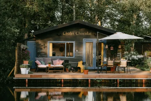 Beautiful Romantic Chalet in Geel - 3-Star