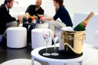 Absoluto Design Hotel - bar