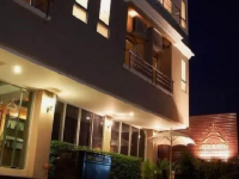 Grand Pinnacle Hotels near KMITL School of Architecture, Art and Design