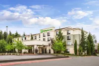 Holiday Inn & Suites Bothell Hotels near Red Brick Road Park