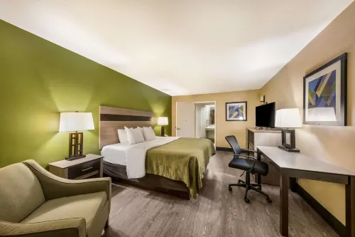 Quality Inn & Suites Garland - East Dallas