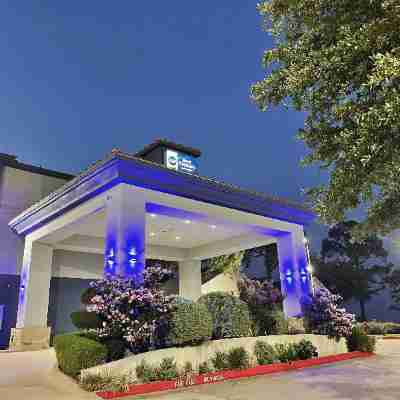 Best Western Roanoke Inn  Suites Hotel Exterior