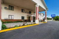 Americas Best Value Inn Fargo - parkir