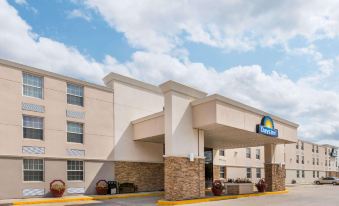 Days Inn by Wyndham Gillette