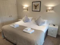 Sutton Hall Resort فنادق في Kilburn High And Low